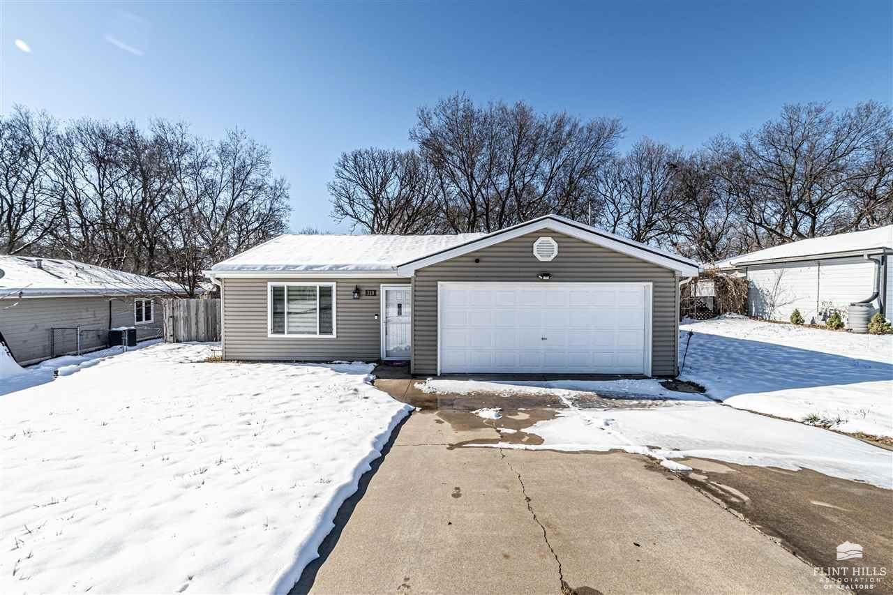 310 Palomino Lane, Ogden, KS 66517