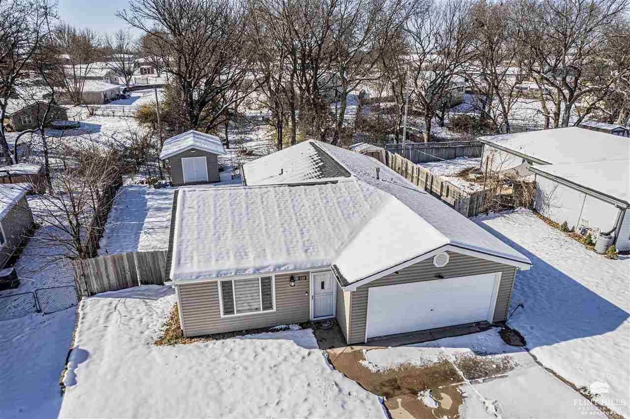 310 Palomino Lane, Ogden, KS 66517