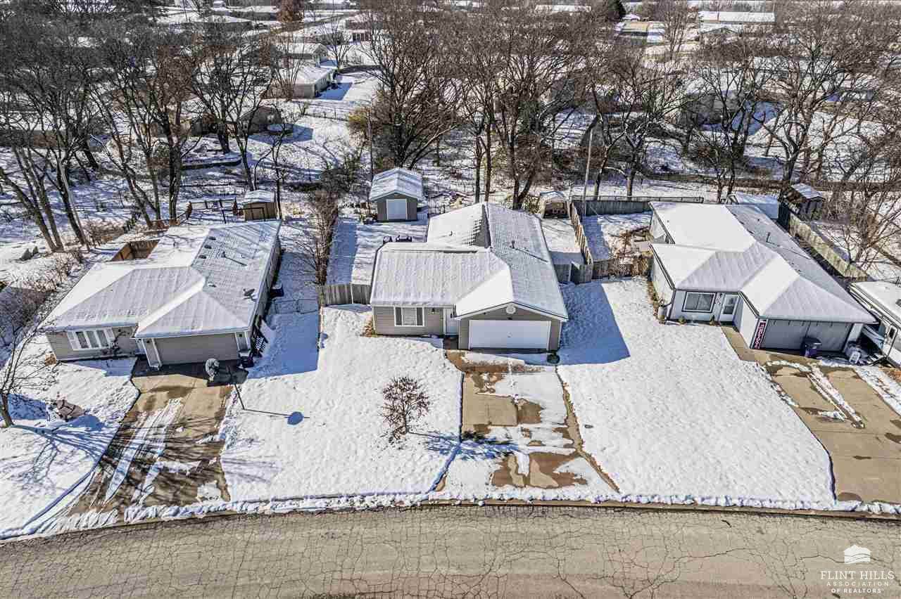 310 Palomino Lane, Ogden, KS 66517