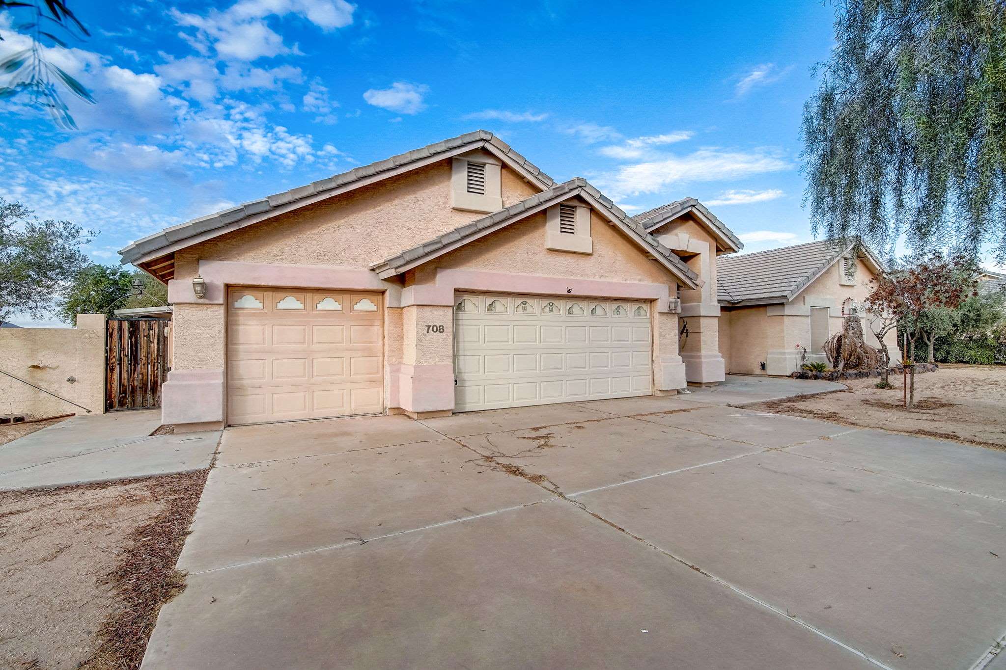 708 East Cloud Road, Phoenix, AZ 85086