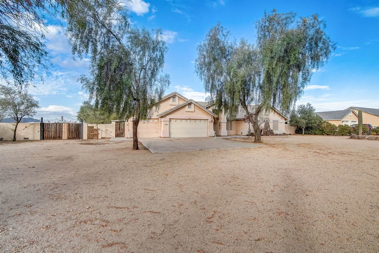 708 East Cloud Road, Phoenix, AZ 85086