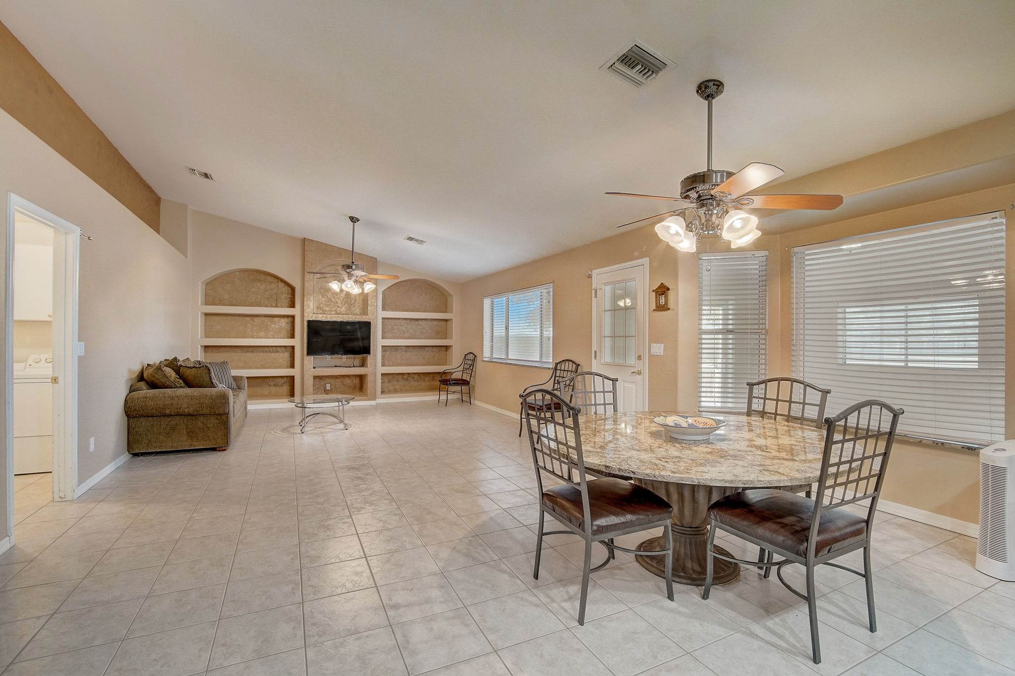 708 East Cloud Road, Phoenix, AZ 85086