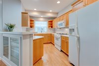 4663 NW Huserik Dr, Portland, OR 97229