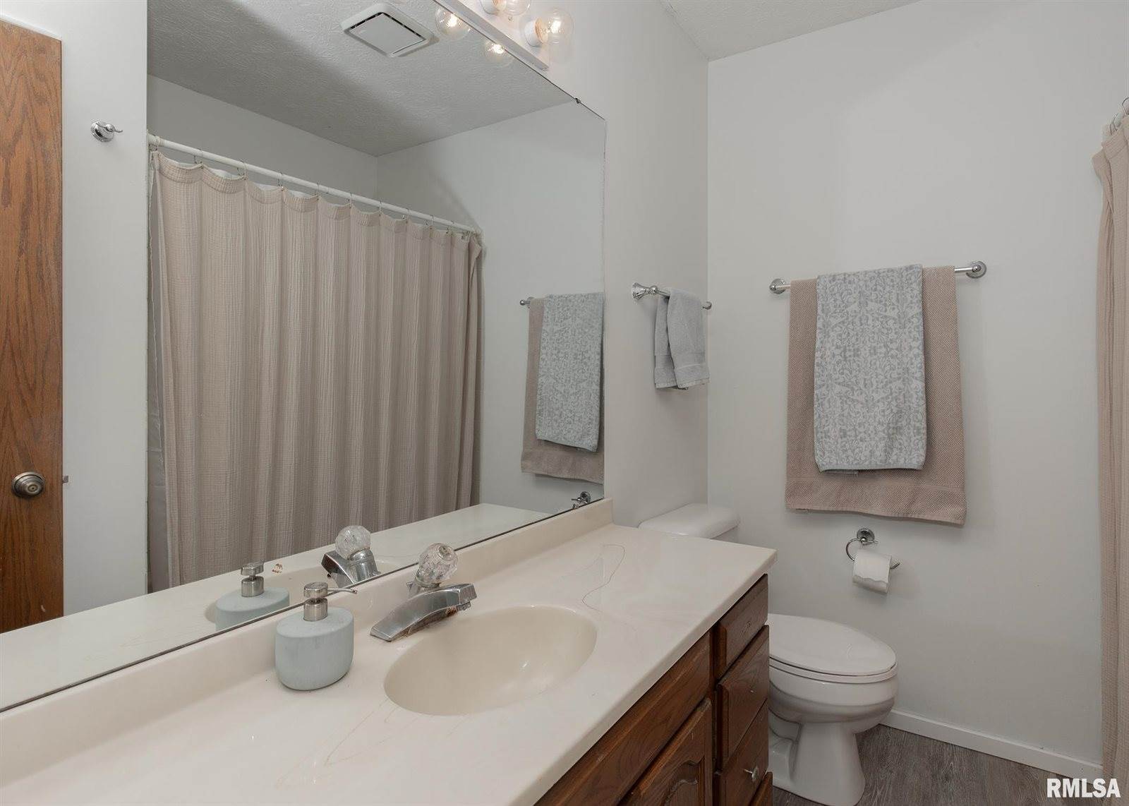 4165 Aspen Hills Drive, Bettendorf, IA 52722