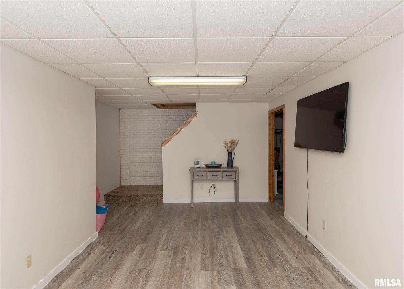 4165 Aspen Hills Drive, Bettendorf, IA 52722