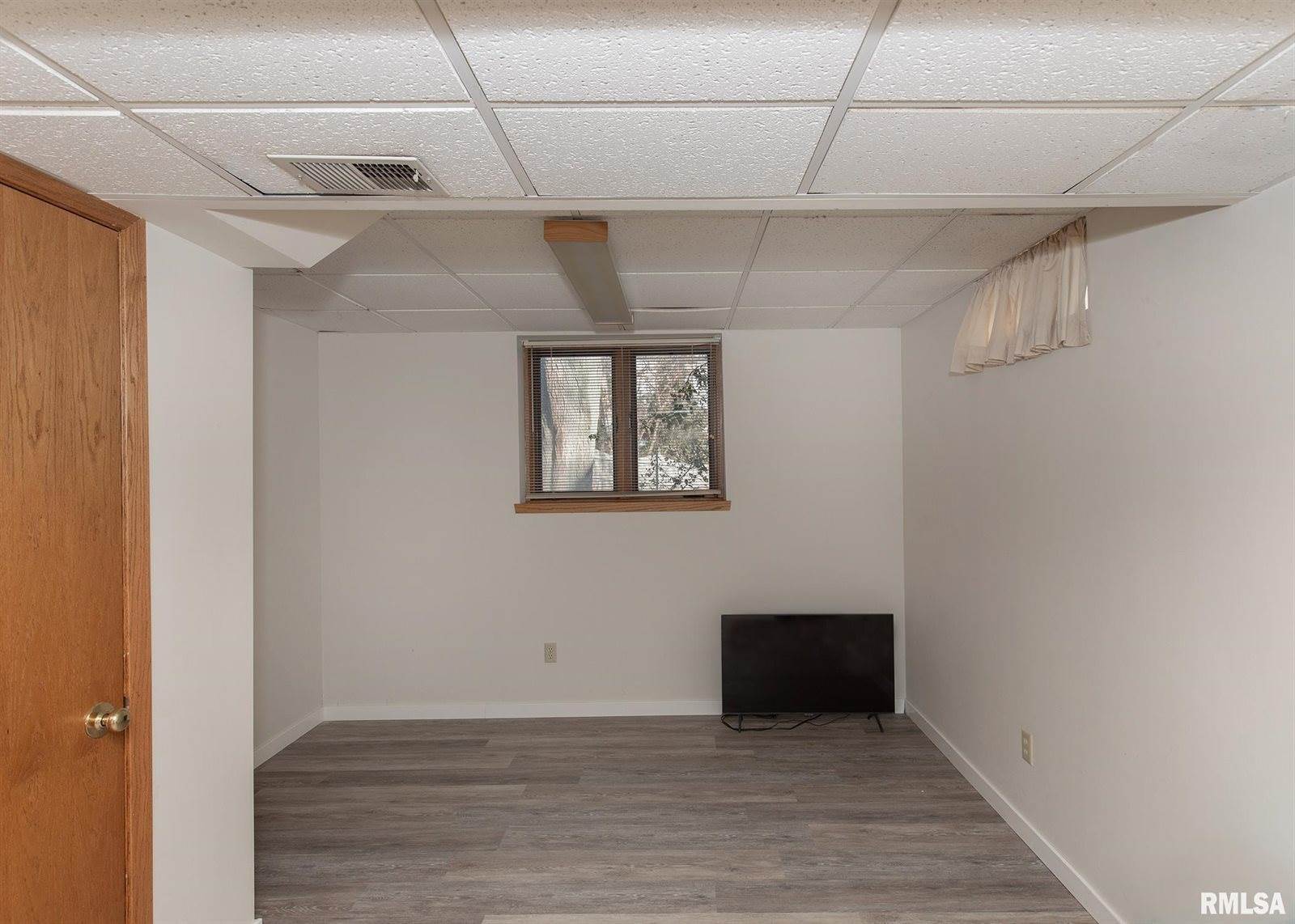 4165 Aspen Hills Drive, Bettendorf, IA 52722