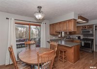 4165 Aspen Hills Drive, Bettendorf, IA 52722