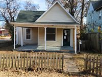 302 SW Taylor ST, Topeka, KS 66603