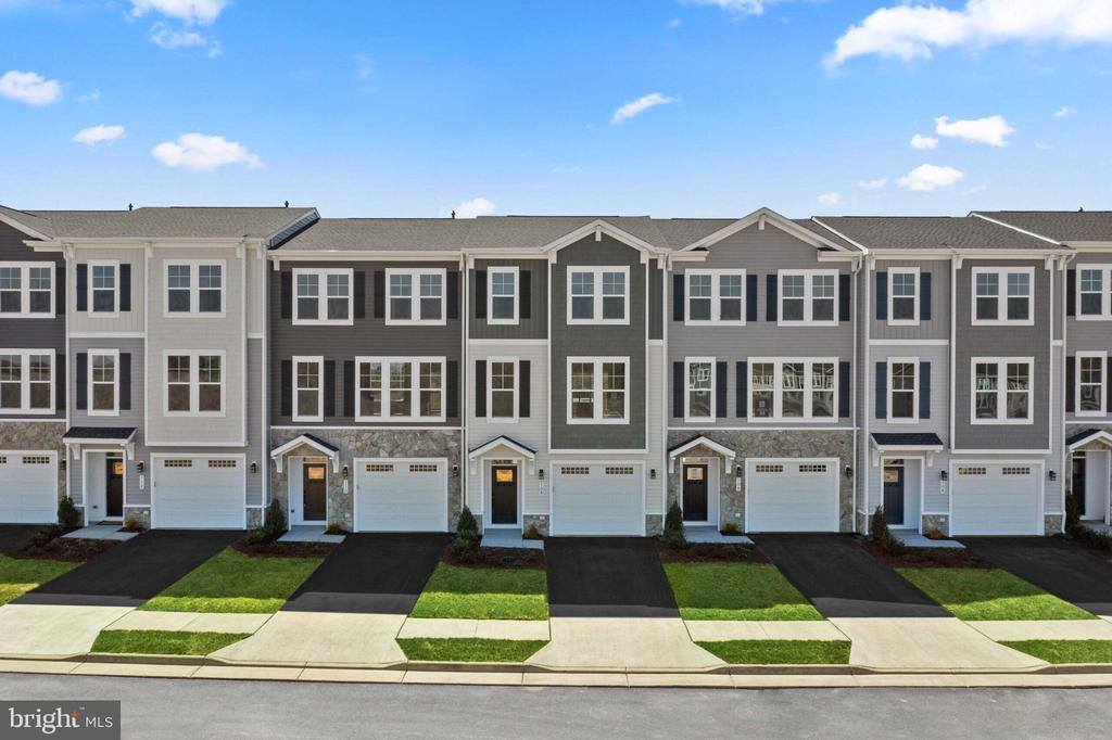 123 Choke Cherry Court, Lake Frederick, VA 22630