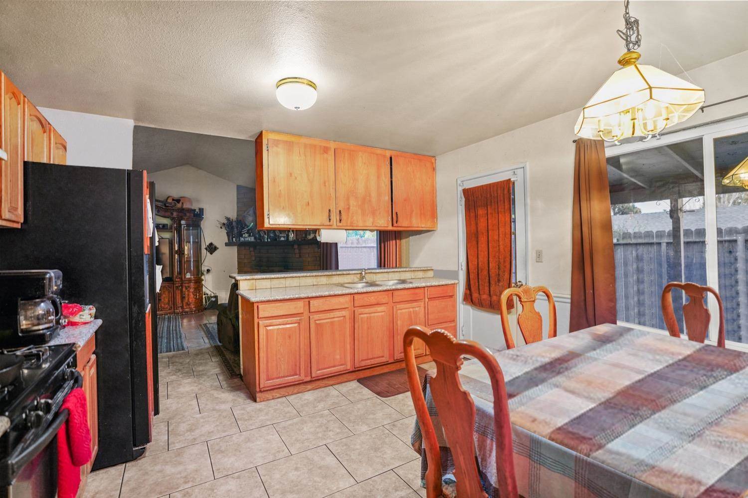 1534 River Road, Modesto, CA 95351