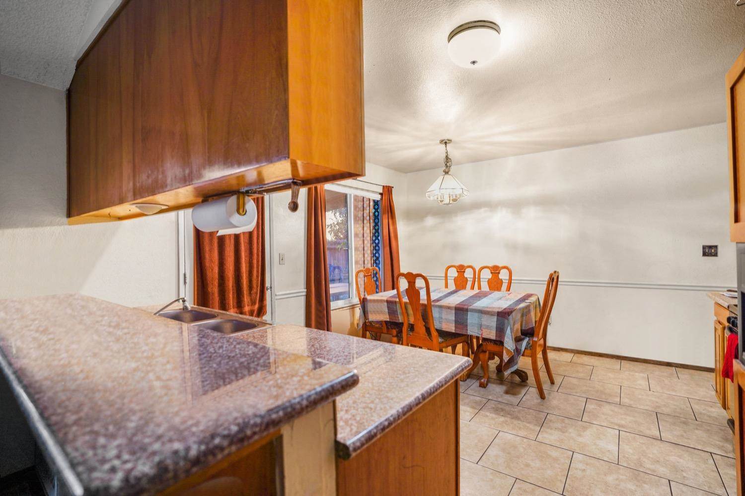 1534 River Road, Modesto, CA 95351