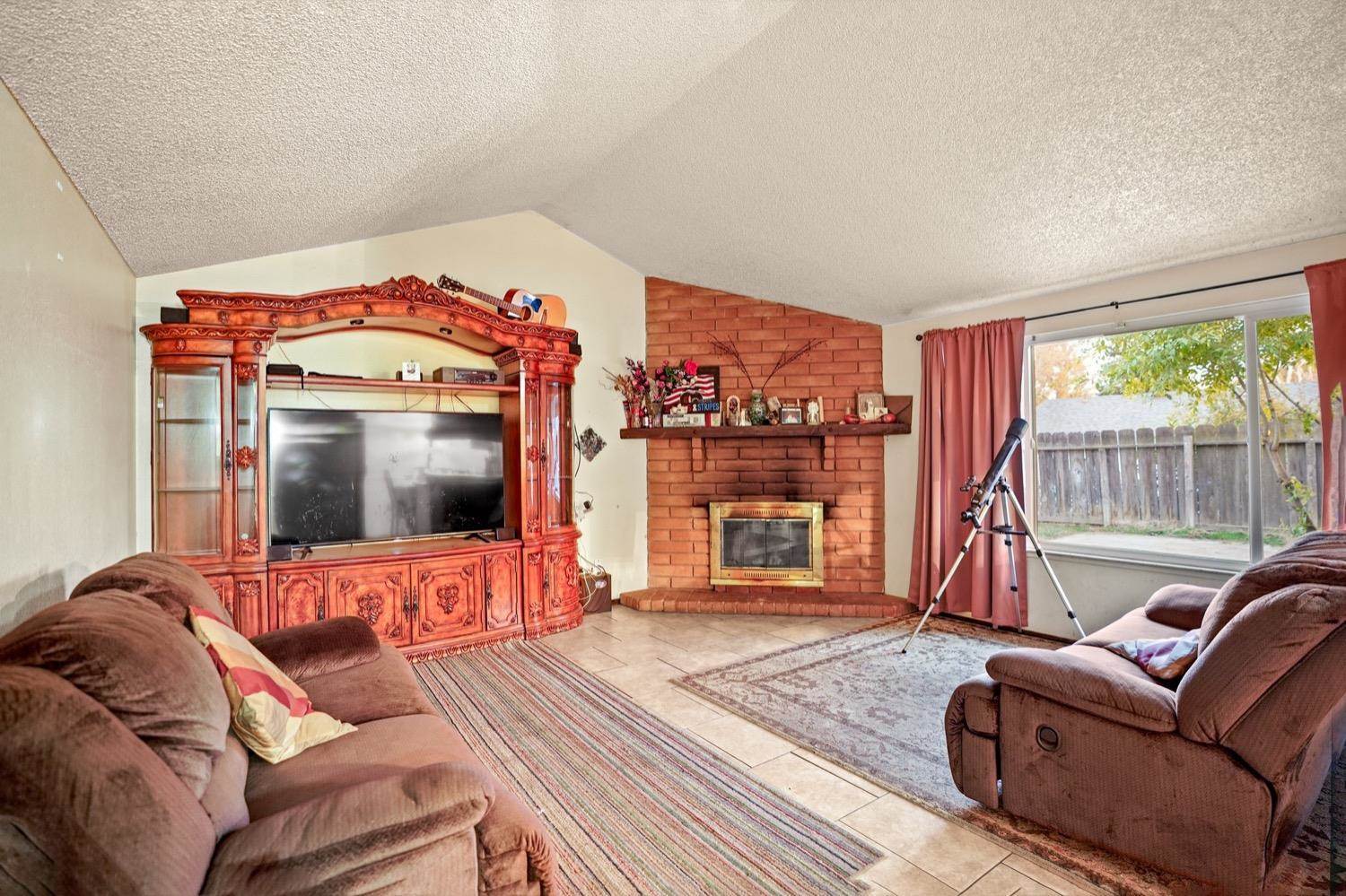 1534 River Road, Modesto, CA 95351