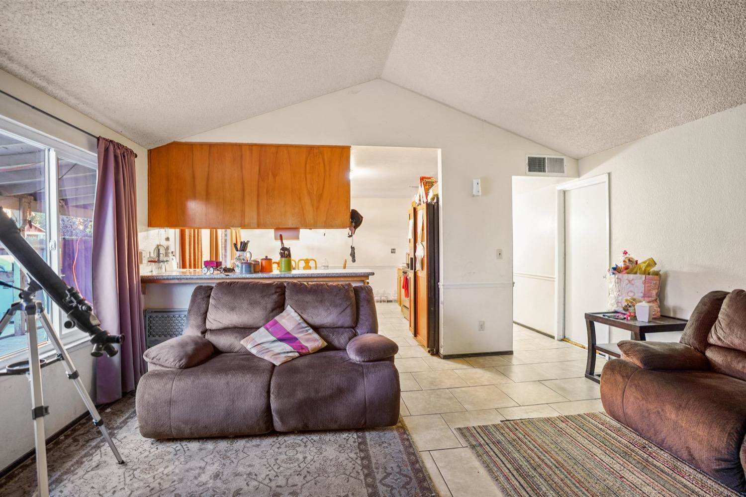 1534 River Road, Modesto, CA 95351