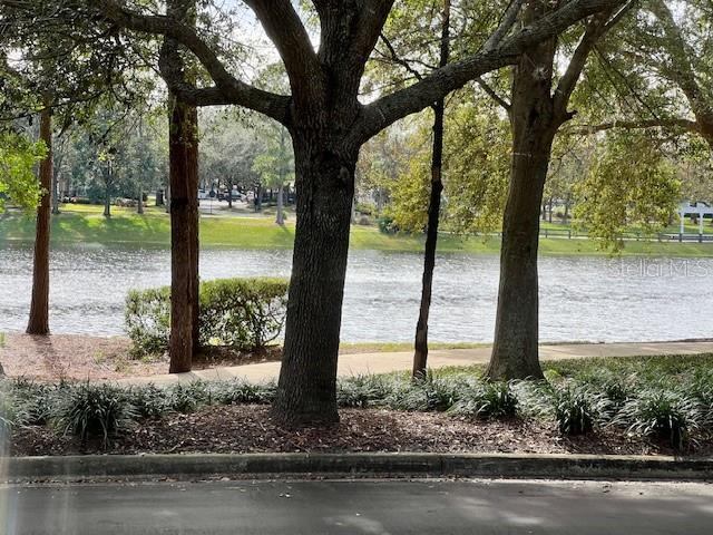 112 East Lake Victoria Circle, Deland, FL 32724