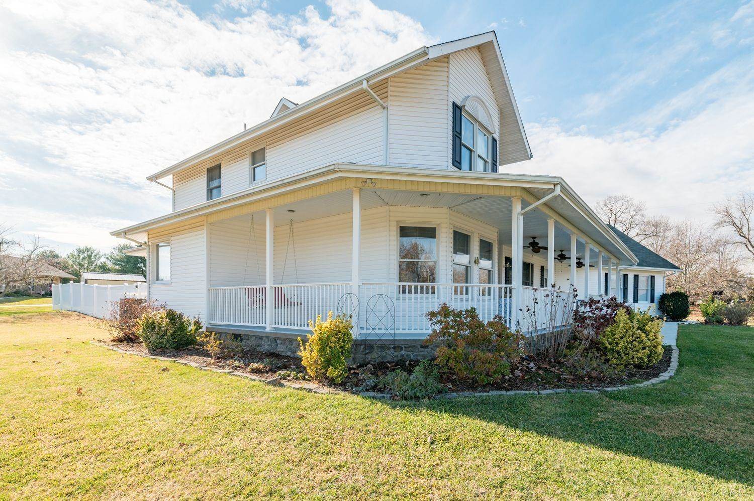 9350 Stewartsville Road, Moneta, VA 24121