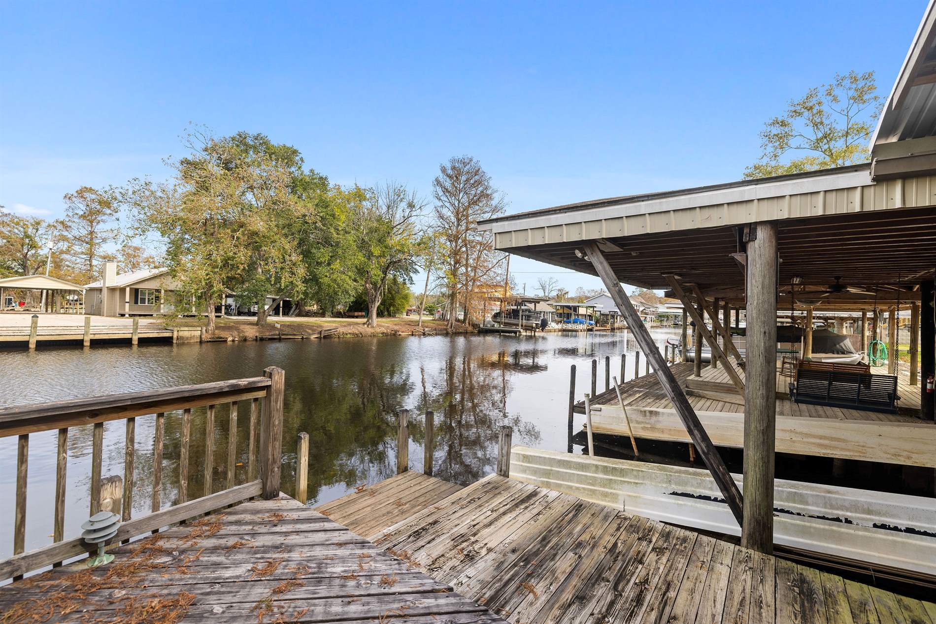 22246 Chinquapin St., Maurepas, LA 70449