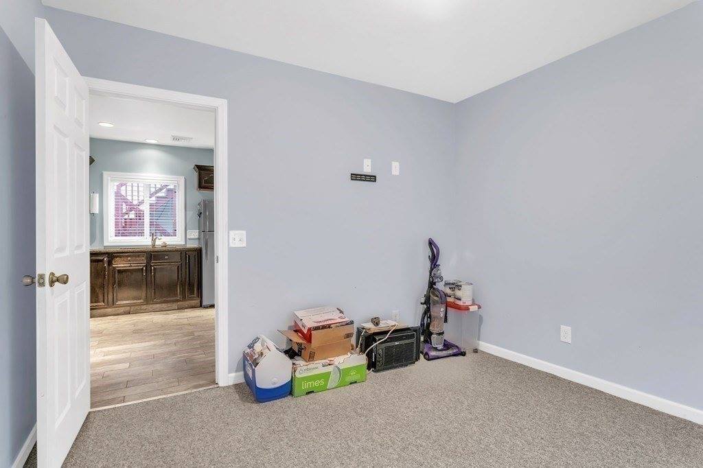 46 Harvard St, Chicopee, MA 01020