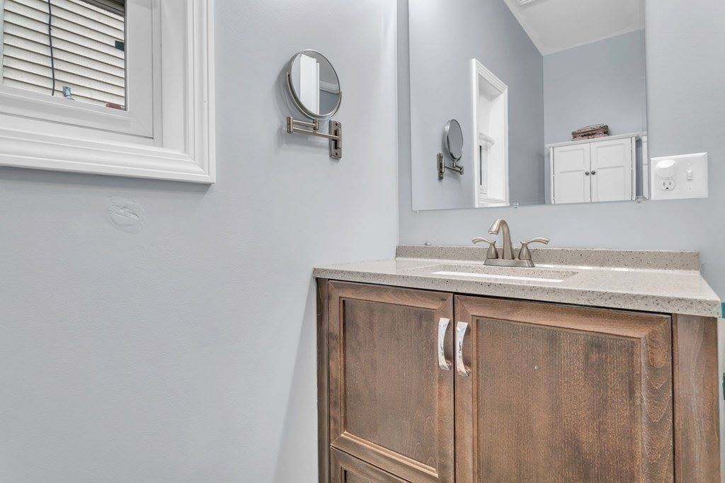 46 Harvard St, Chicopee, MA 01020