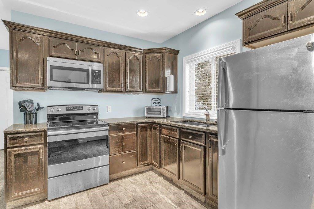 46 Harvard St, Chicopee, MA 01020
