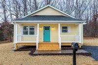 1015 Gardner St, Waynesboro, VA 22980