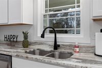 1015 Gardner St, Waynesboro, VA 22980