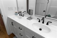 1015 Gardner St, Waynesboro, VA 22980