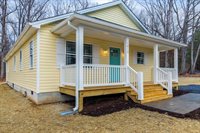 1015 Gardner St, Waynesboro, VA 22980