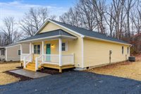 1015 Gardner St, Waynesboro, VA 22980