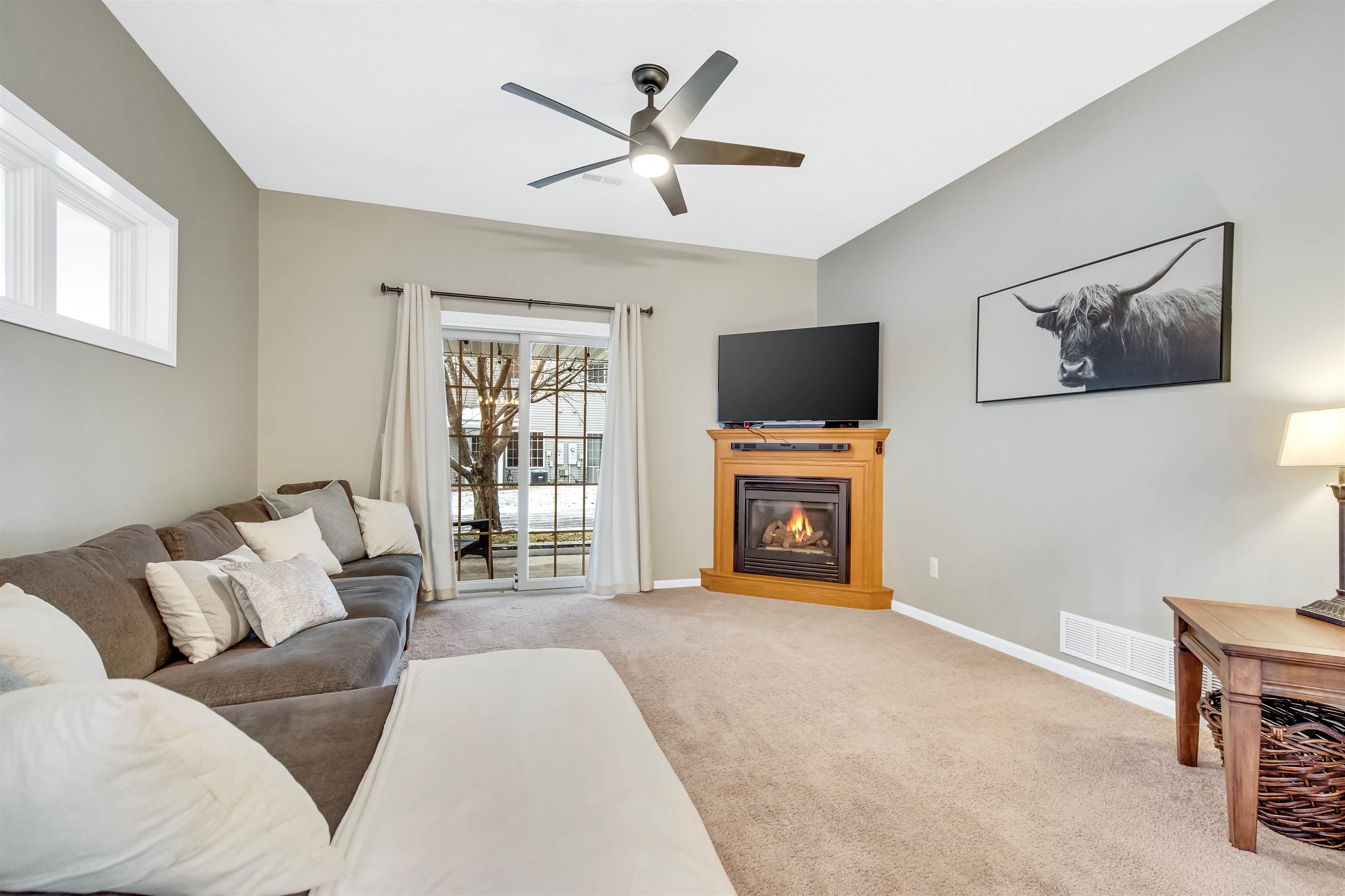 7823 Oak Ct, Lino Lakes, MN 55014