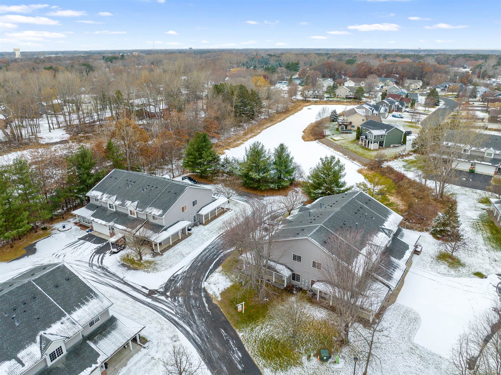 7823 Oak Ct, Lino Lakes, MN 55014