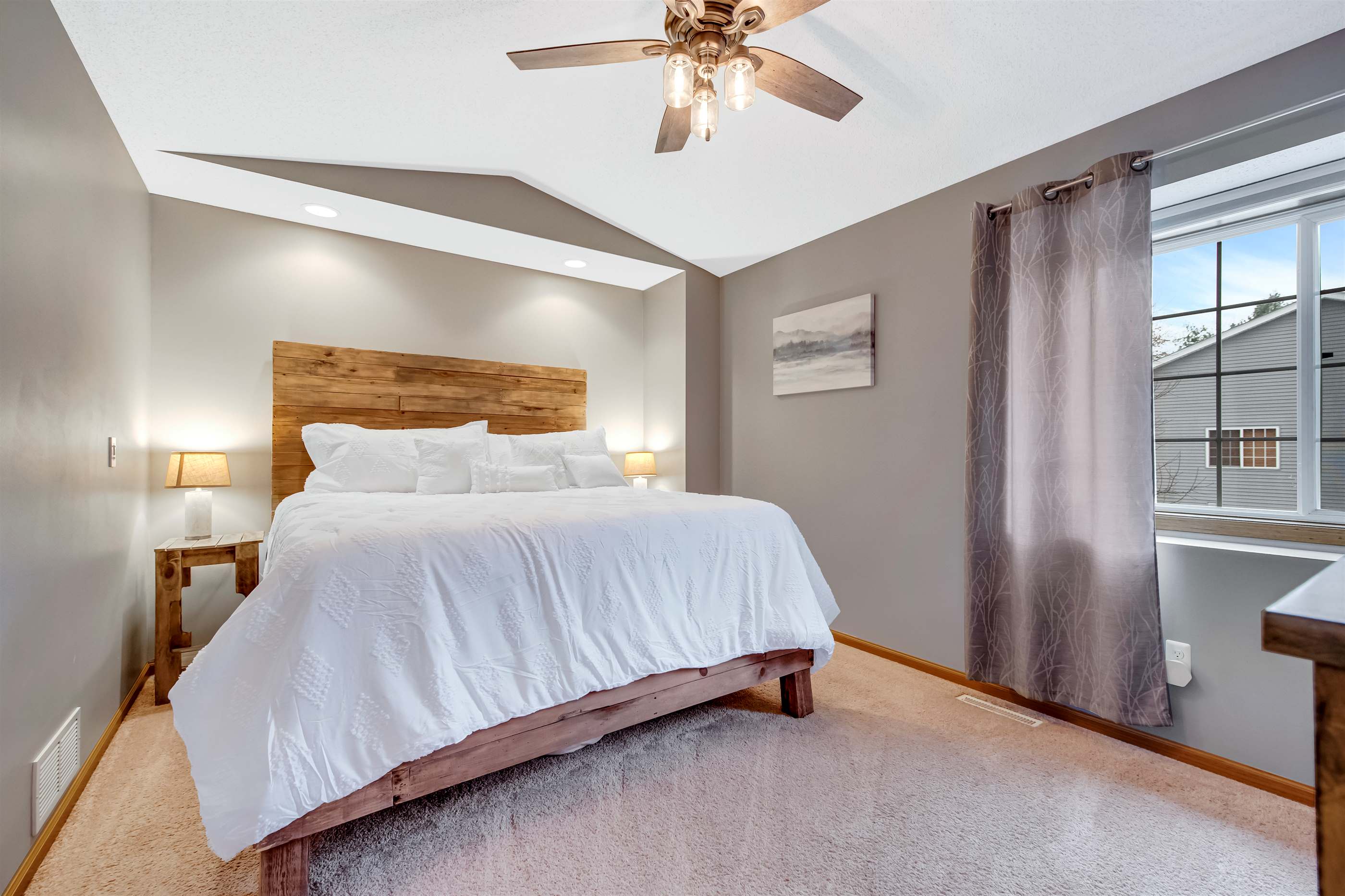 7823 Oak Ct, Lino Lakes, MN 55014