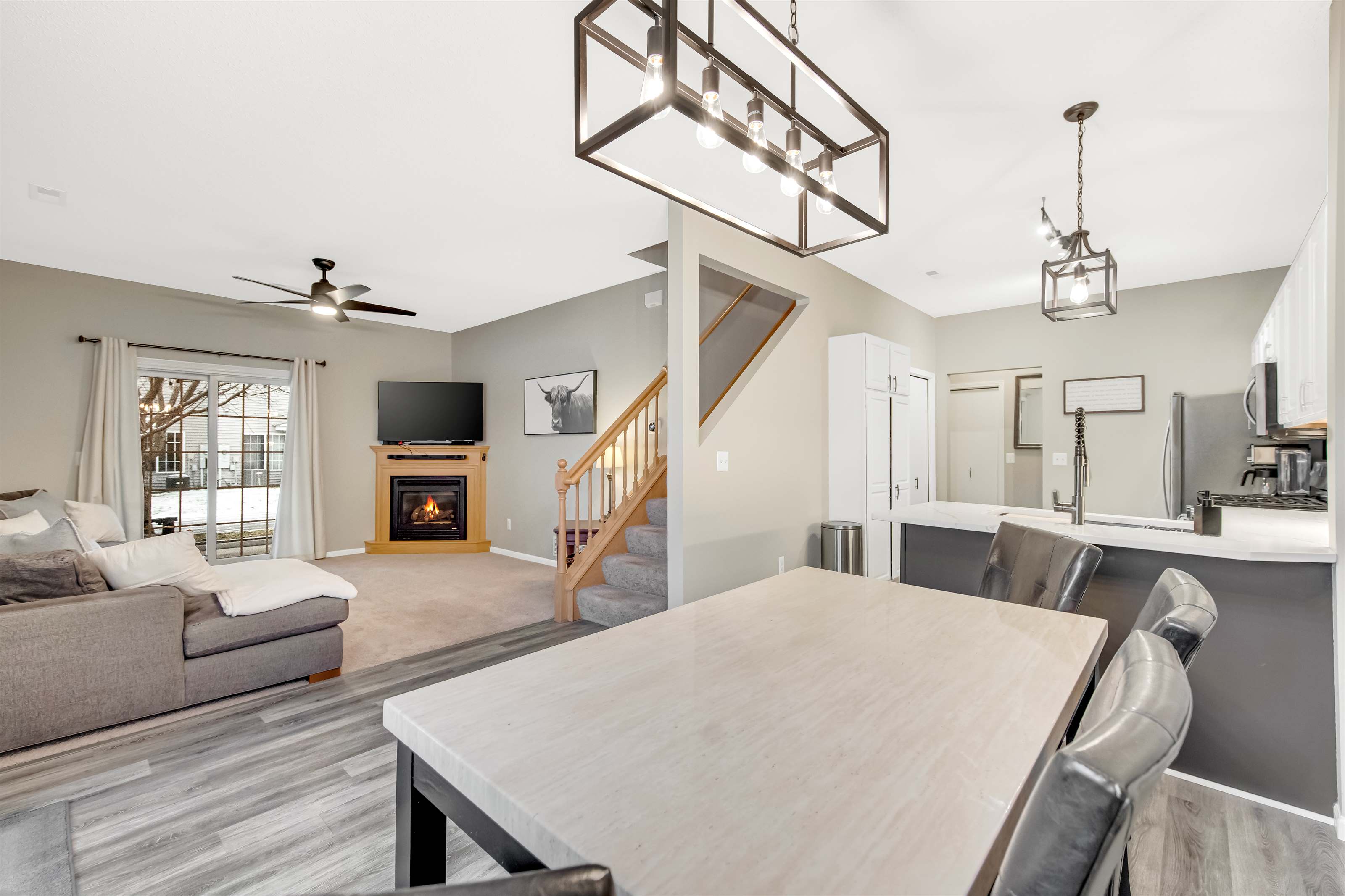 7823 Oak Ct, Lino Lakes, MN 55014