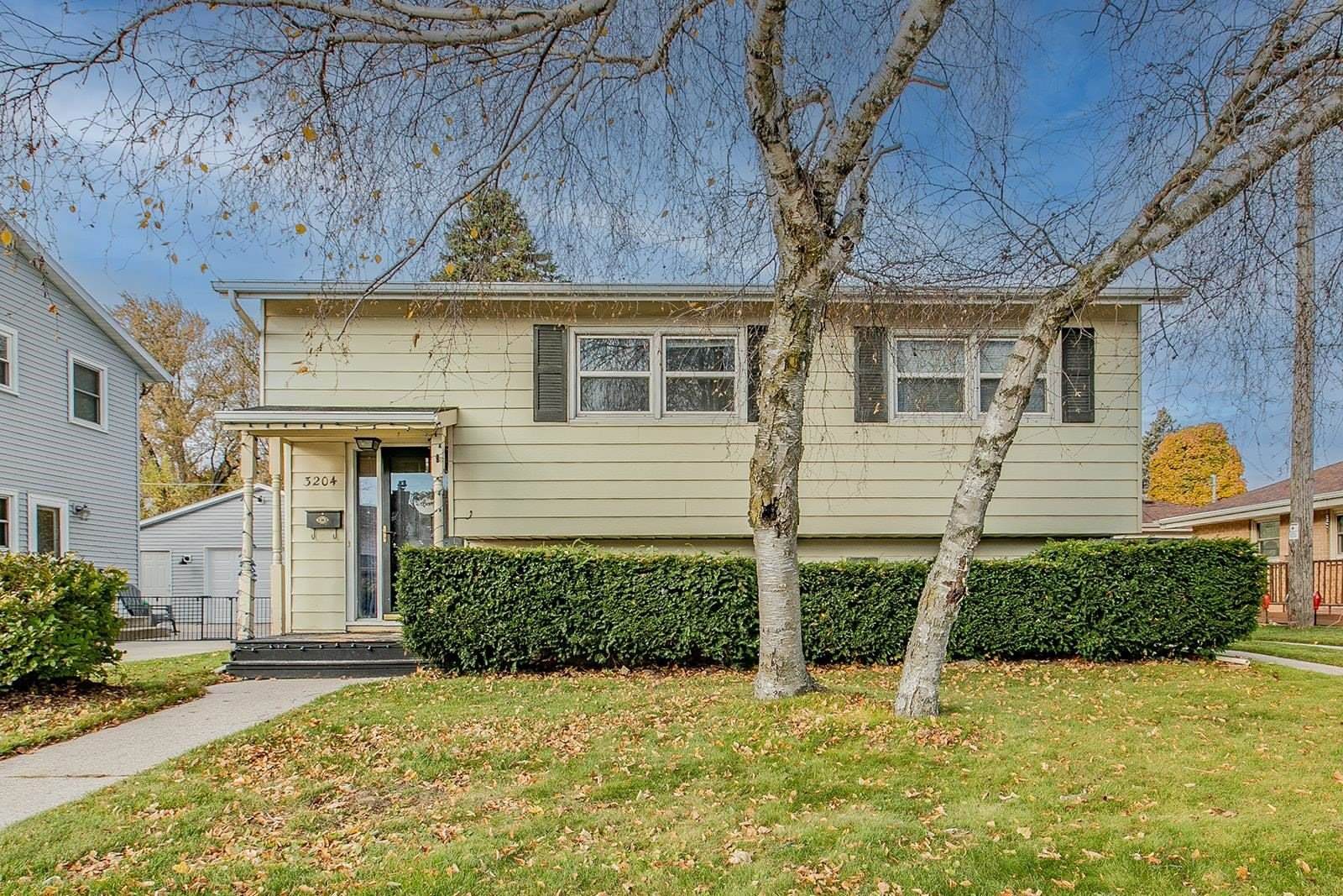 3204 South 11TH Place, Sheboygan, WI 53081