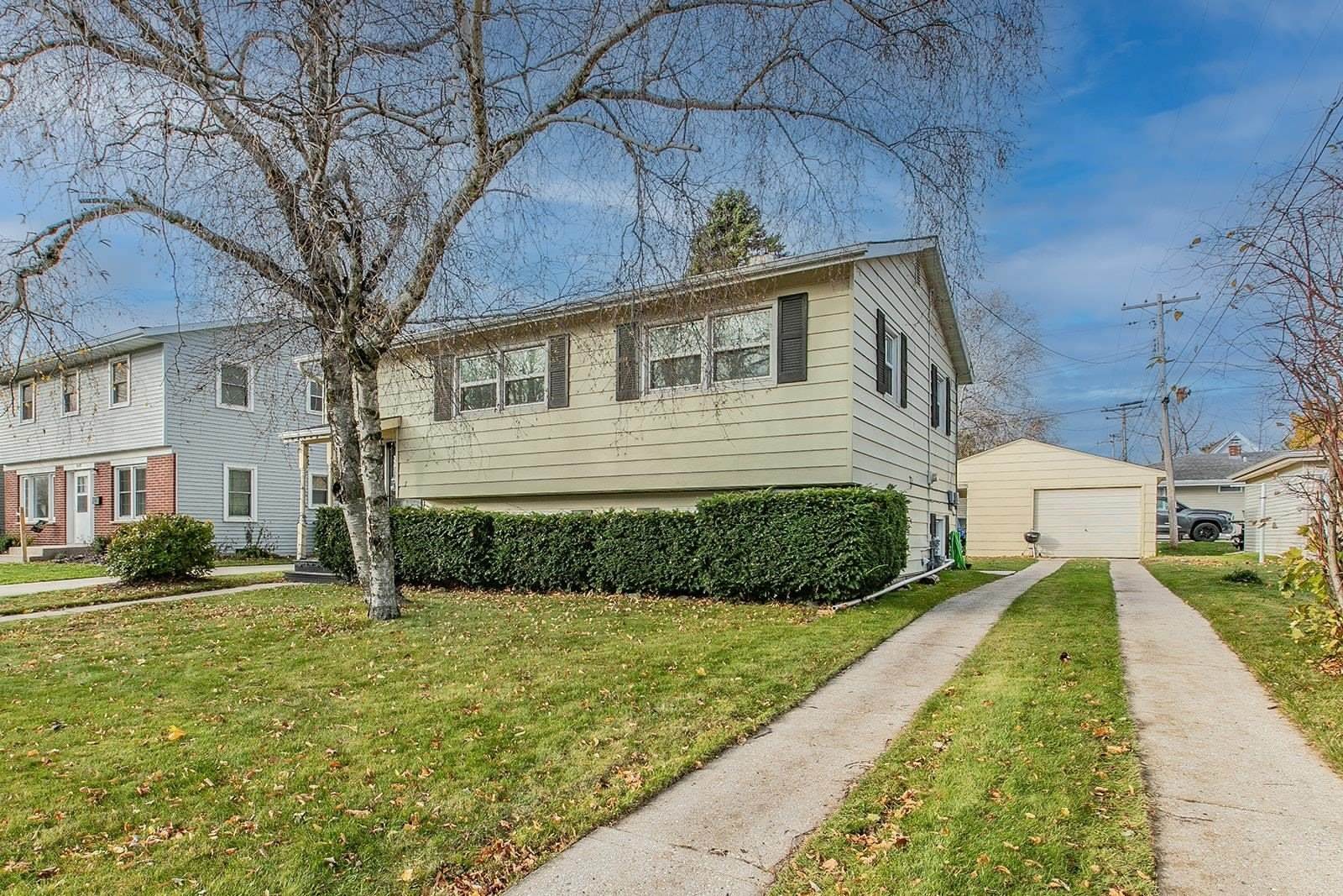 3204 South 11TH Place, Sheboygan, WI 53081