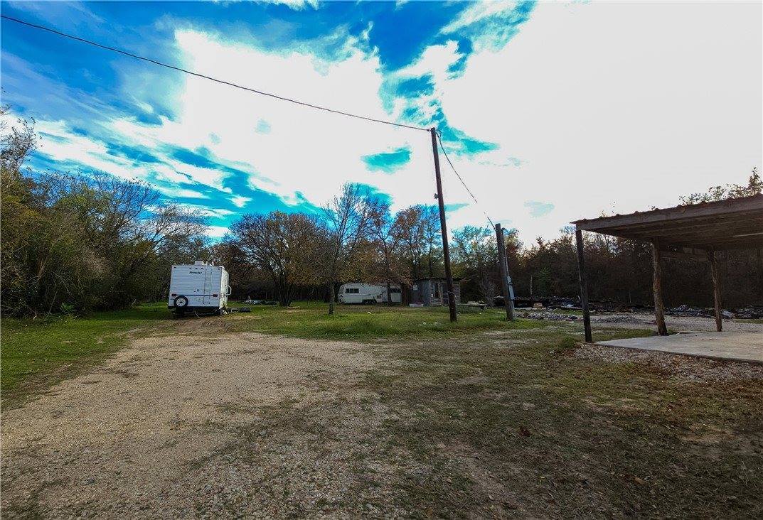 1172 Lincoln City Road, Elm Mott, TX 76640