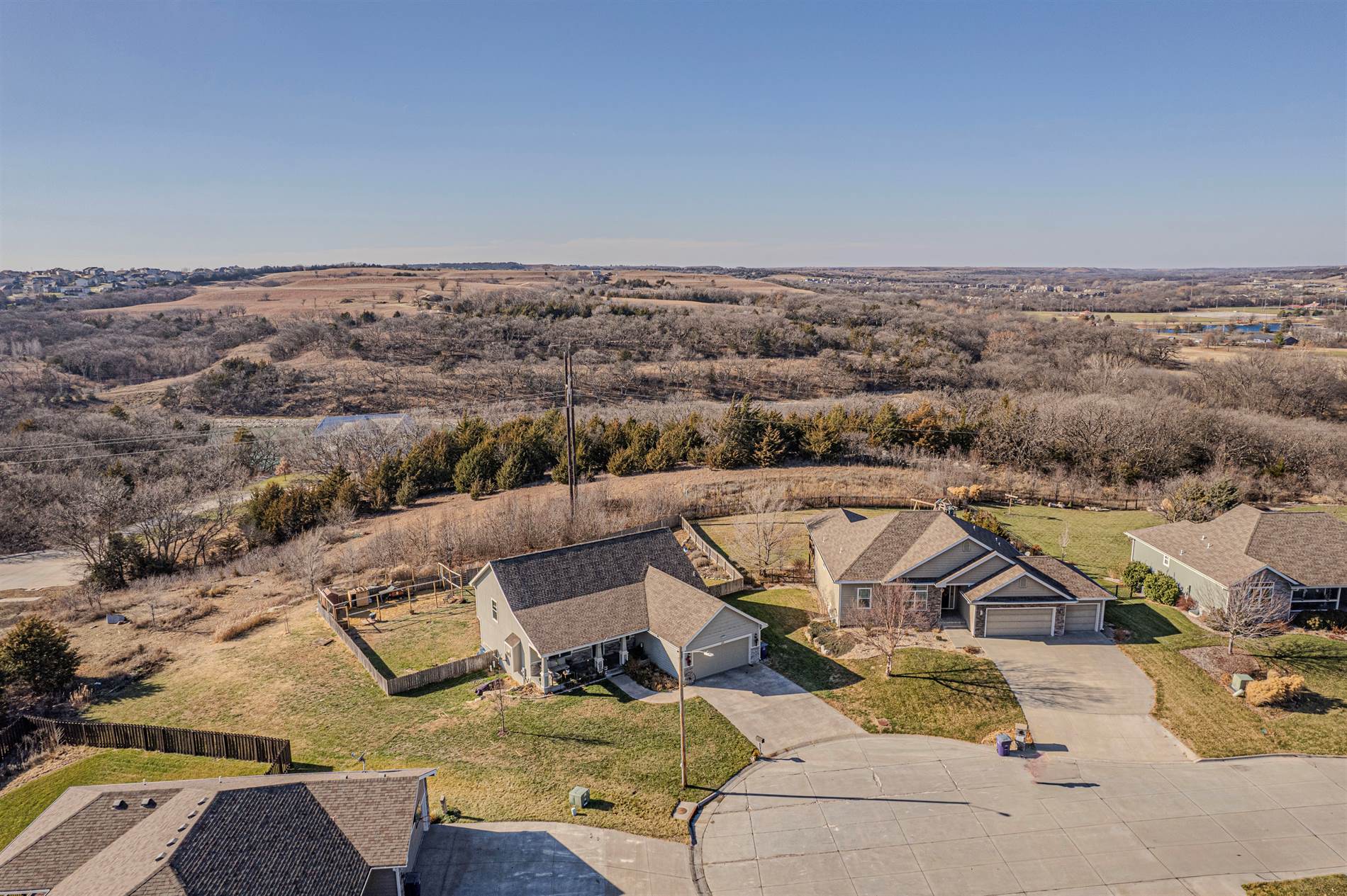 113 Fourwinds Court, Manhattan, KS 66503