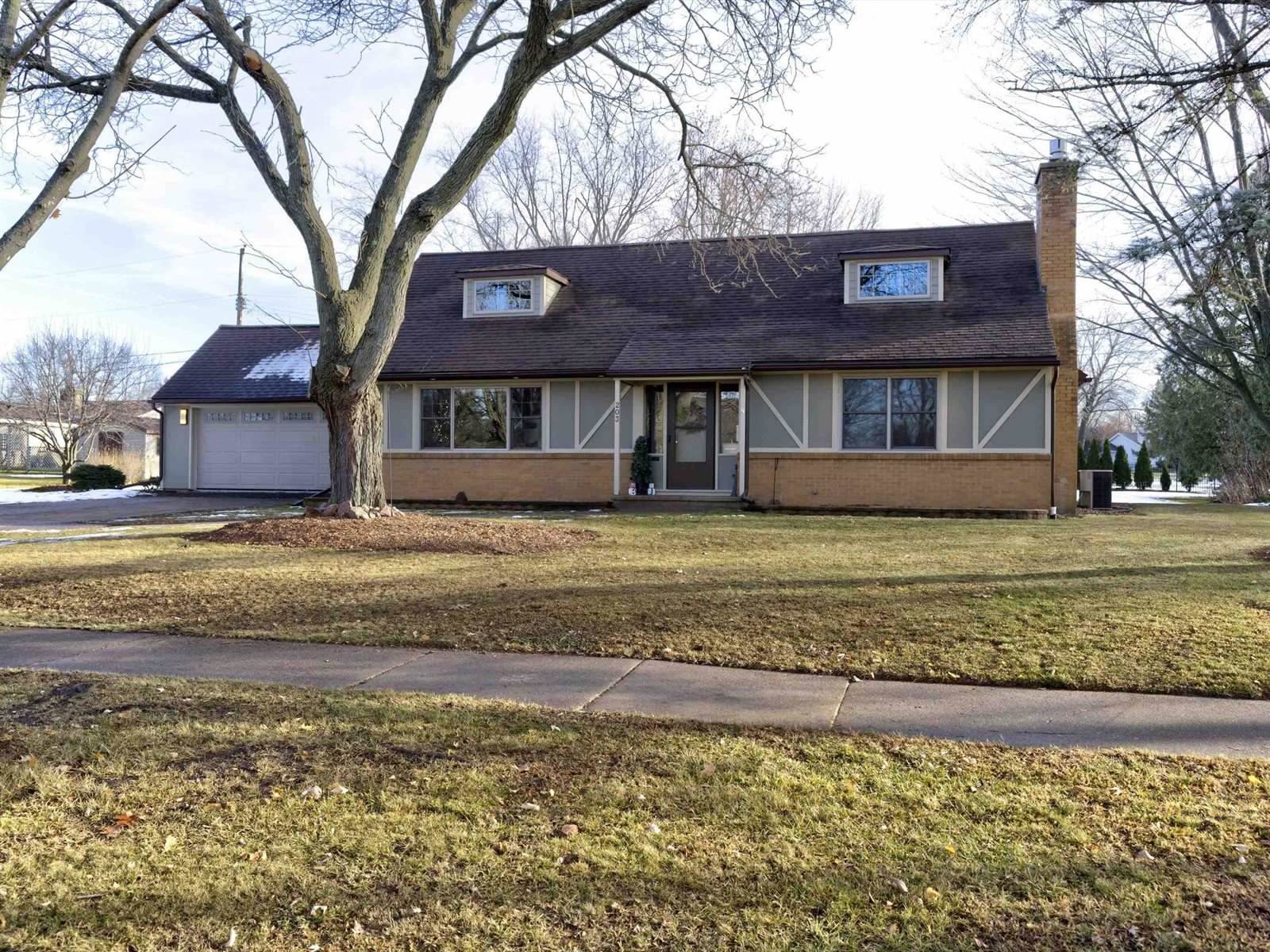 203 S Columbus Drive, Marshfield, WI 54449