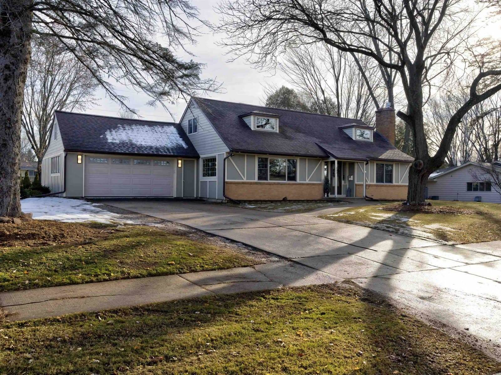 203 S Columbus Drive, Marshfield, WI 54449