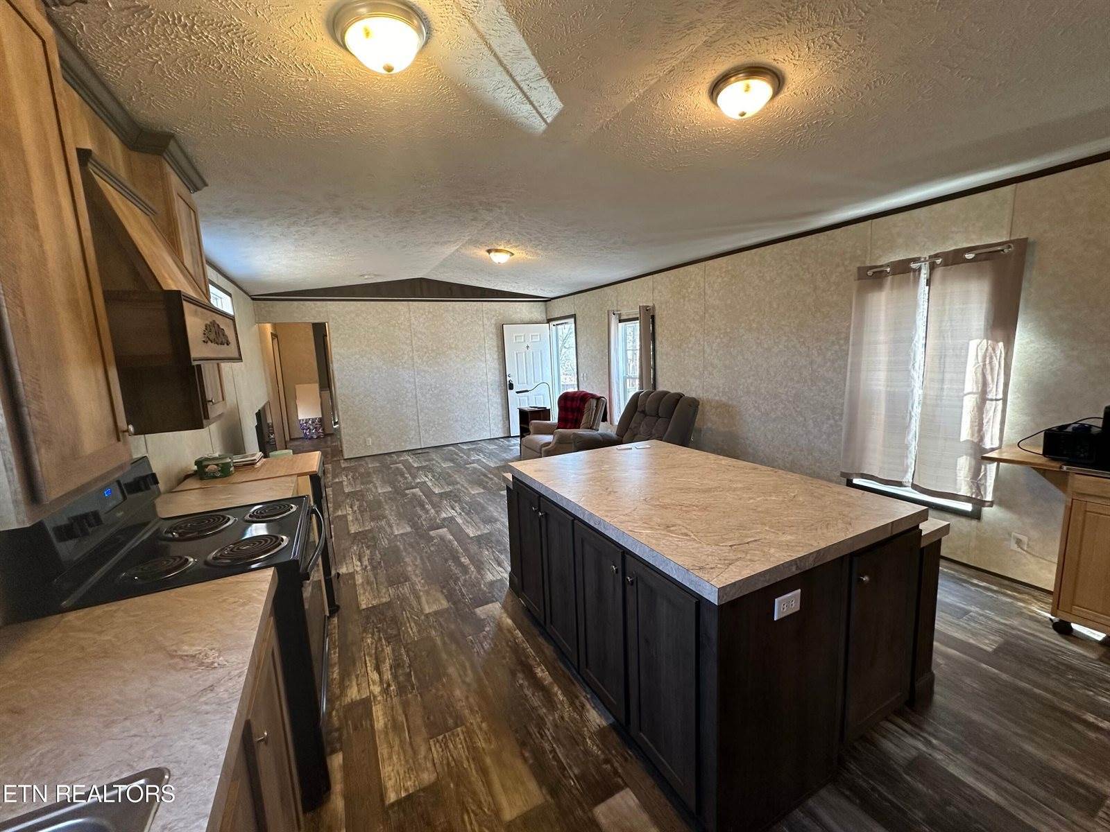 3201 Oswego Rd, Crossville, TN 38572