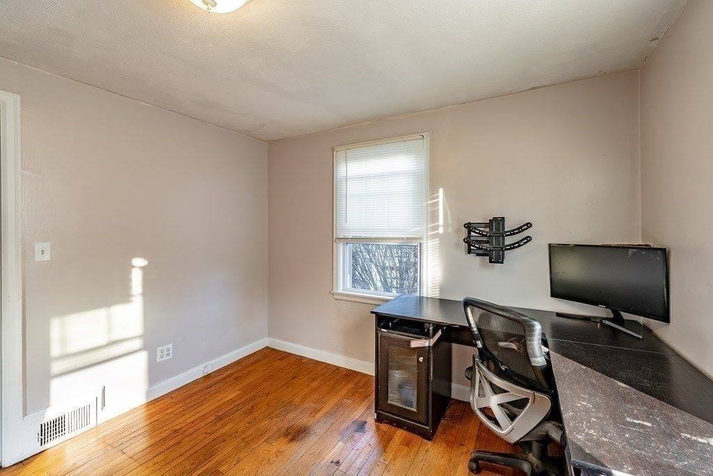 179 Nelson St, West Springfield, MA 01089