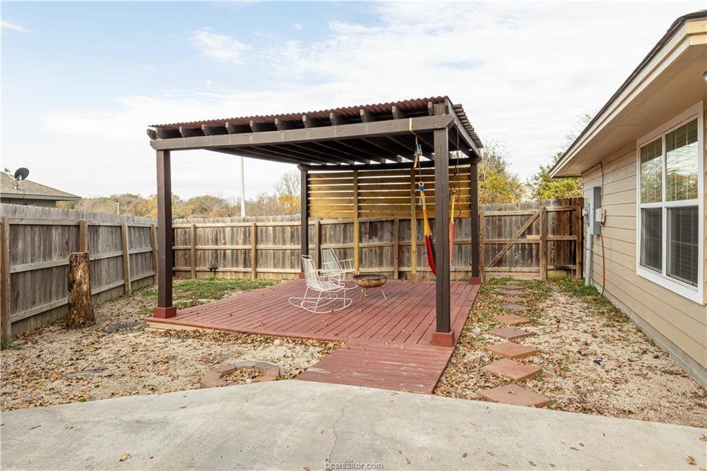 1701 Bridge Meadow Lane, Bryan, TX 77803