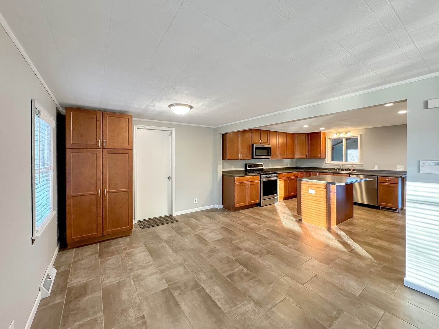 3157 South Baileyville Road, Freeport, IL 61032