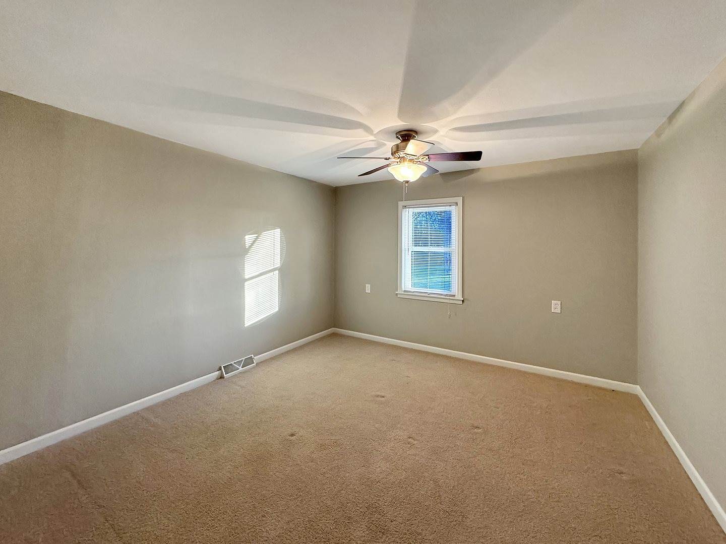 3157 South Baileyville Road, Freeport, IL 61032