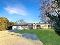 3157 South Baileyville Road, Freeport, IL 61032