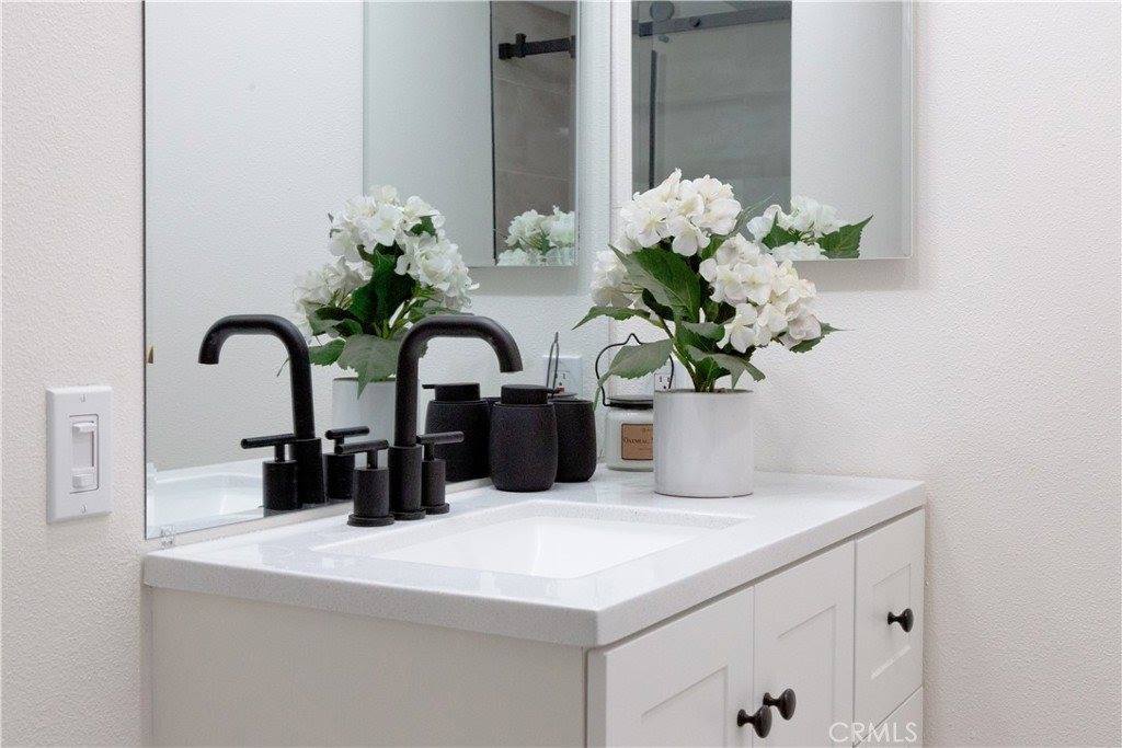 525 South Ardmore Avenue, Los Angeles, CA 90020