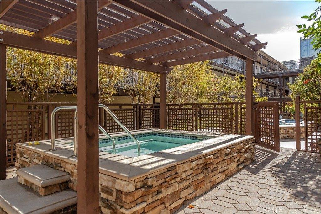 525 South Ardmore Avenue, Los Angeles, CA 90020