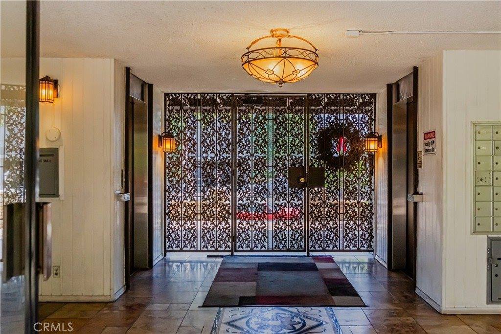 525 South Ardmore Avenue, Los Angeles, CA 90020