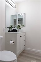 525 South Ardmore Avenue, Los Angeles, CA 90020