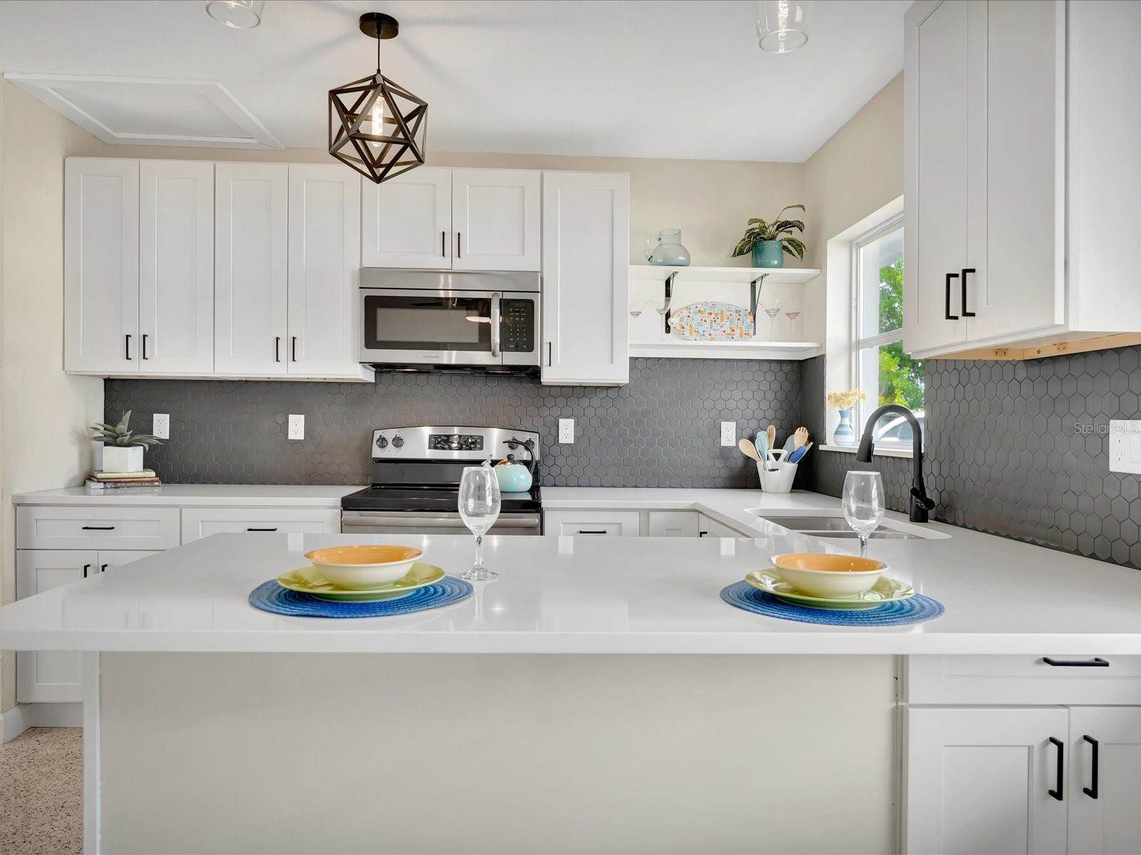 2030 Cass Street, Sarasota, FL 34231