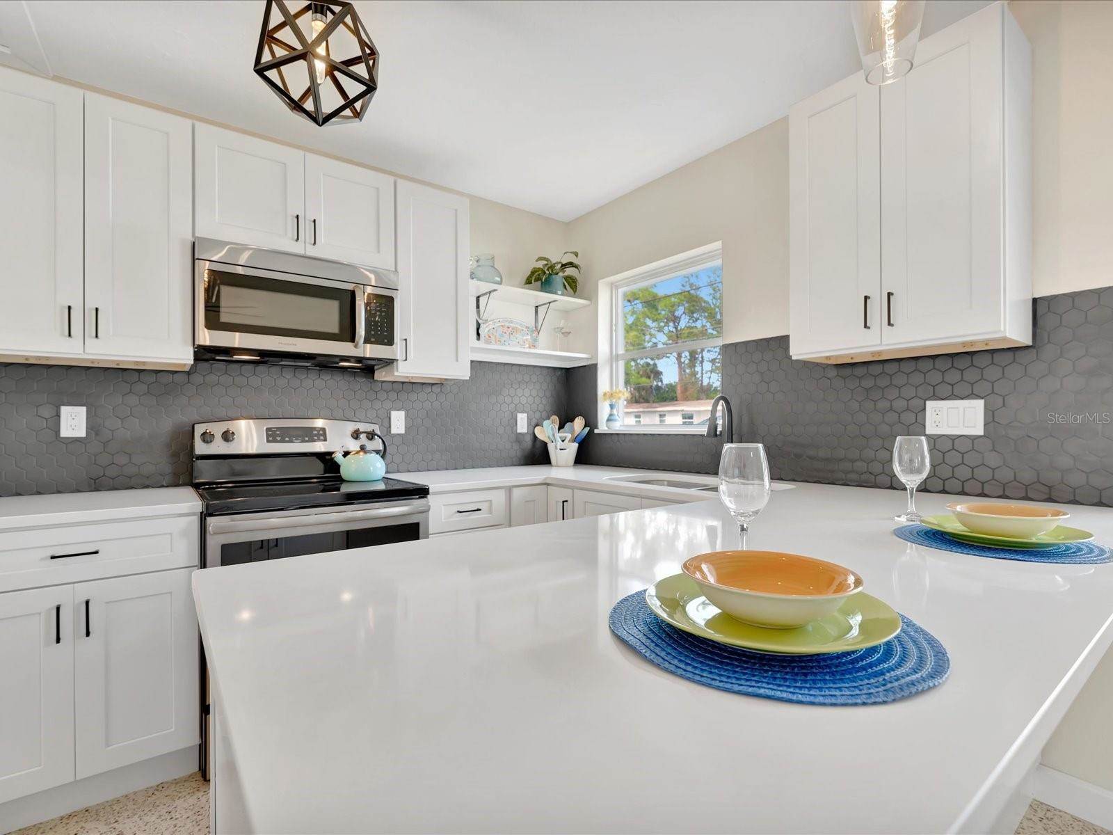 2030 Cass Street, Sarasota, FL 34231